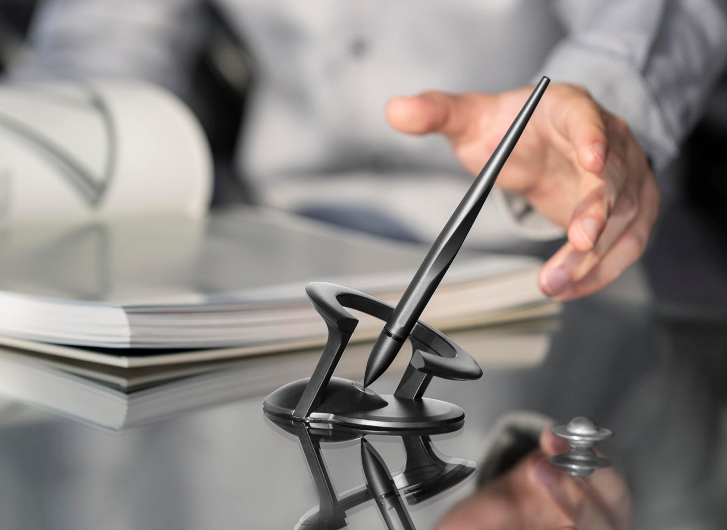 Novium Hoverpen 2.0 Interstellar Edition - Space Black, Ballpoint Pen, Unique Conversational Starter, Premium Futuristic Design, Precision Flow Ink, Schmidt Ballpoint Cartridges